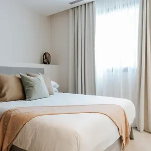 https://dock-1-suites.adeje-hotels.com